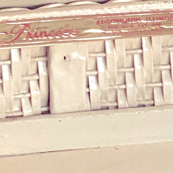 PRINCESS VINTAGE WICKER SEWING 🧵 BOX 🗃️ BASKET 🧺 from the 50’s Floral Decal - Picture 10 of 15